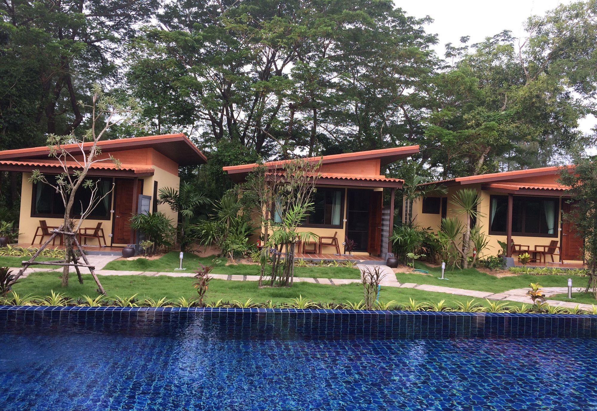 AT Bangsak Resort Khao Lak Exterior foto