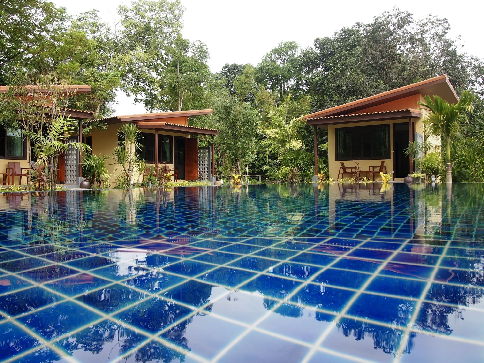 AT Bangsak Resort Khao Lak Exterior foto